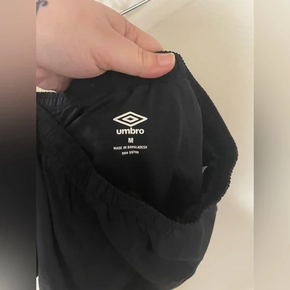 ✨Women’s Umbro Track Shorts Size M - Picture 7 of 9